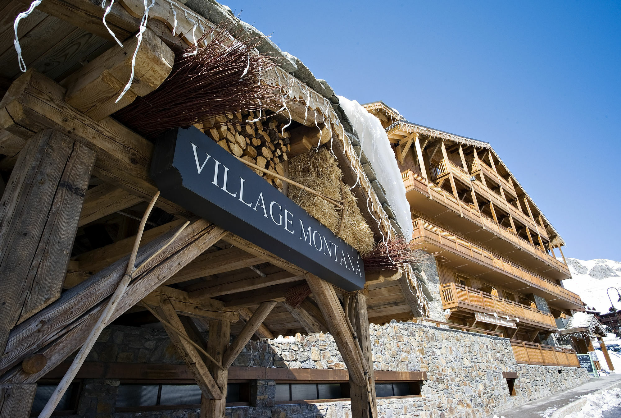 Chalets Montana Airelles Тин Екстериор снимка